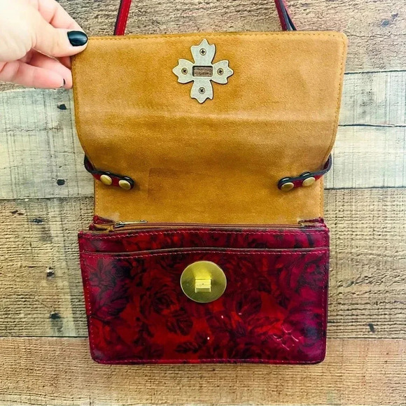 NWOT Patricia Nash Consilina Crossbody Organizer Etched Rose Leather - Picture 9 of 16